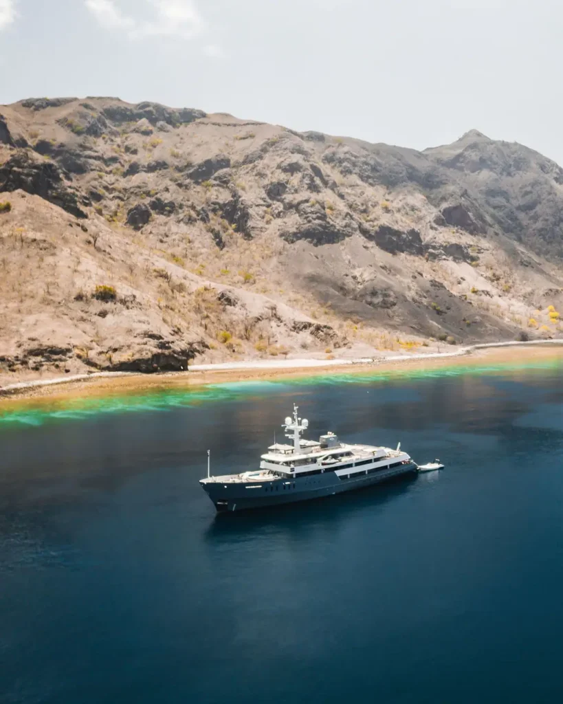 Aqua Blu Komodo yacht charter