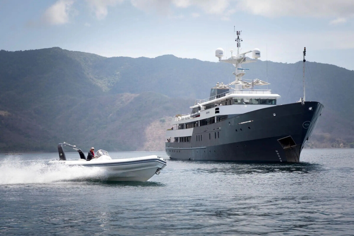Aqua Blu yacht charter